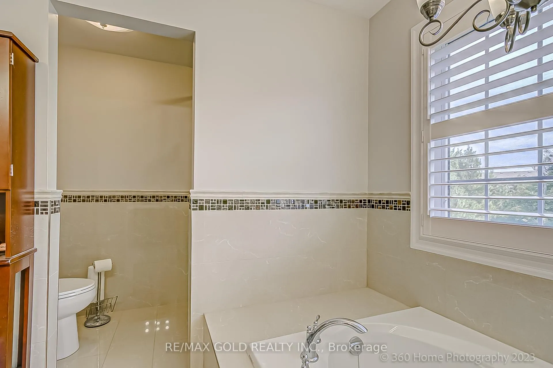 Photo 30 of 98 Treeline Boulevard, Brampton, Vales of Castlemore — HOMEH