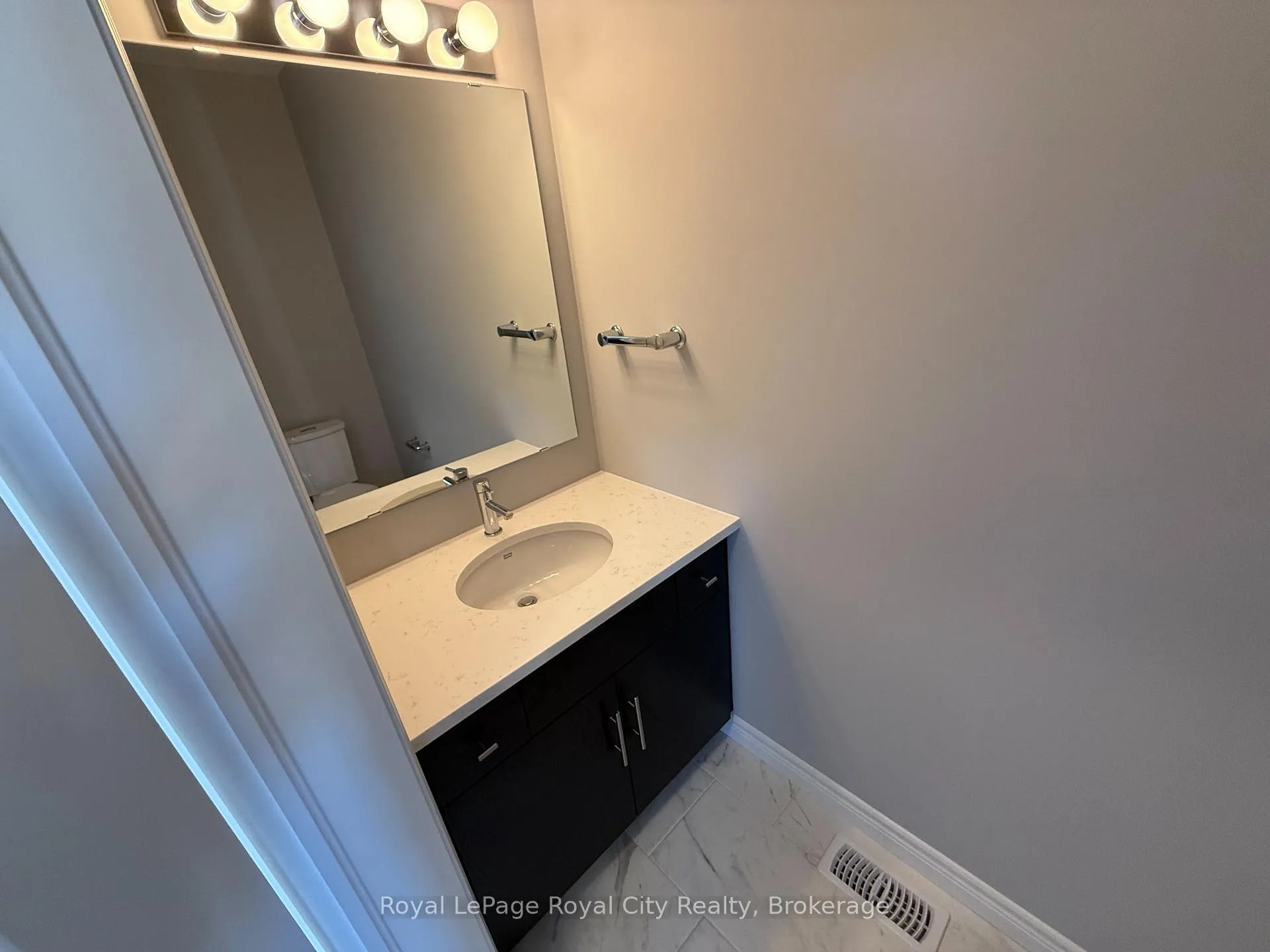 Photo 6 of 67 Arabella Drive, Guelph, Kortright East — HOMEH