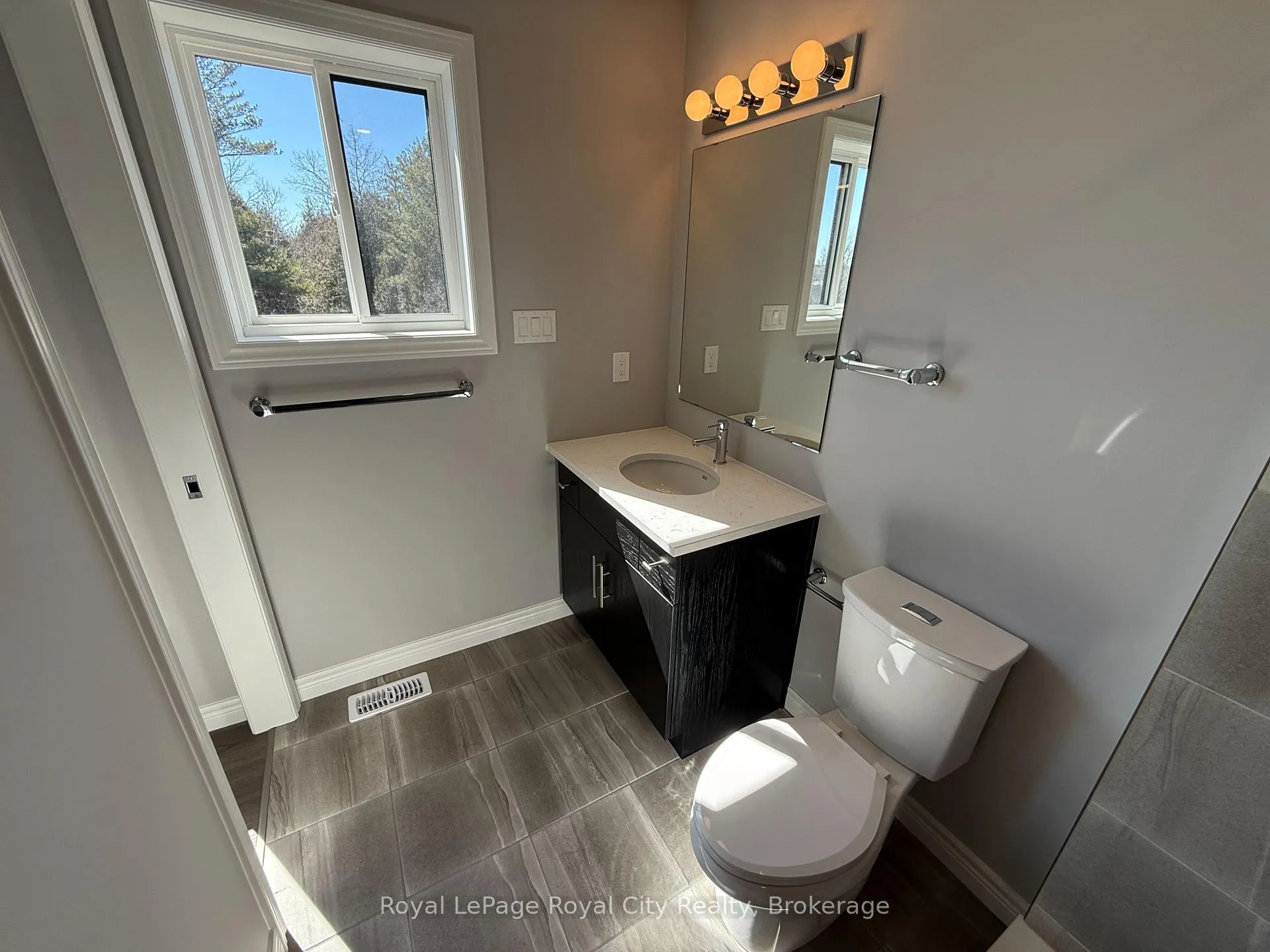 Photo 19 of 67 Arabella Drive, Guelph, Kortright East — HOMEH