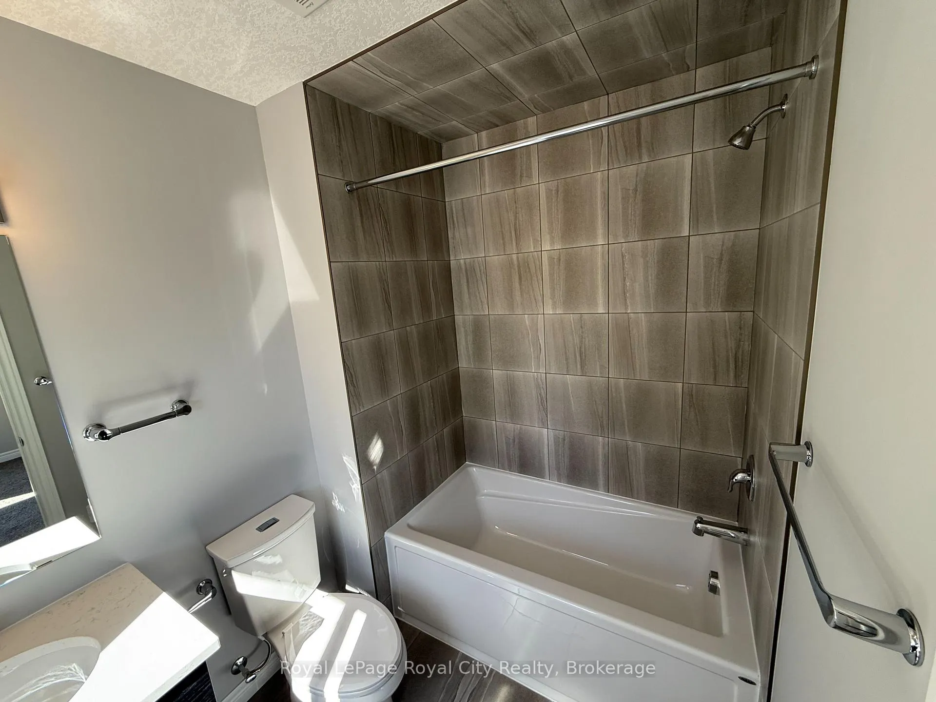 Photo 29 of 67 Arabella Drive, Guelph, Kortright East — HOMEH