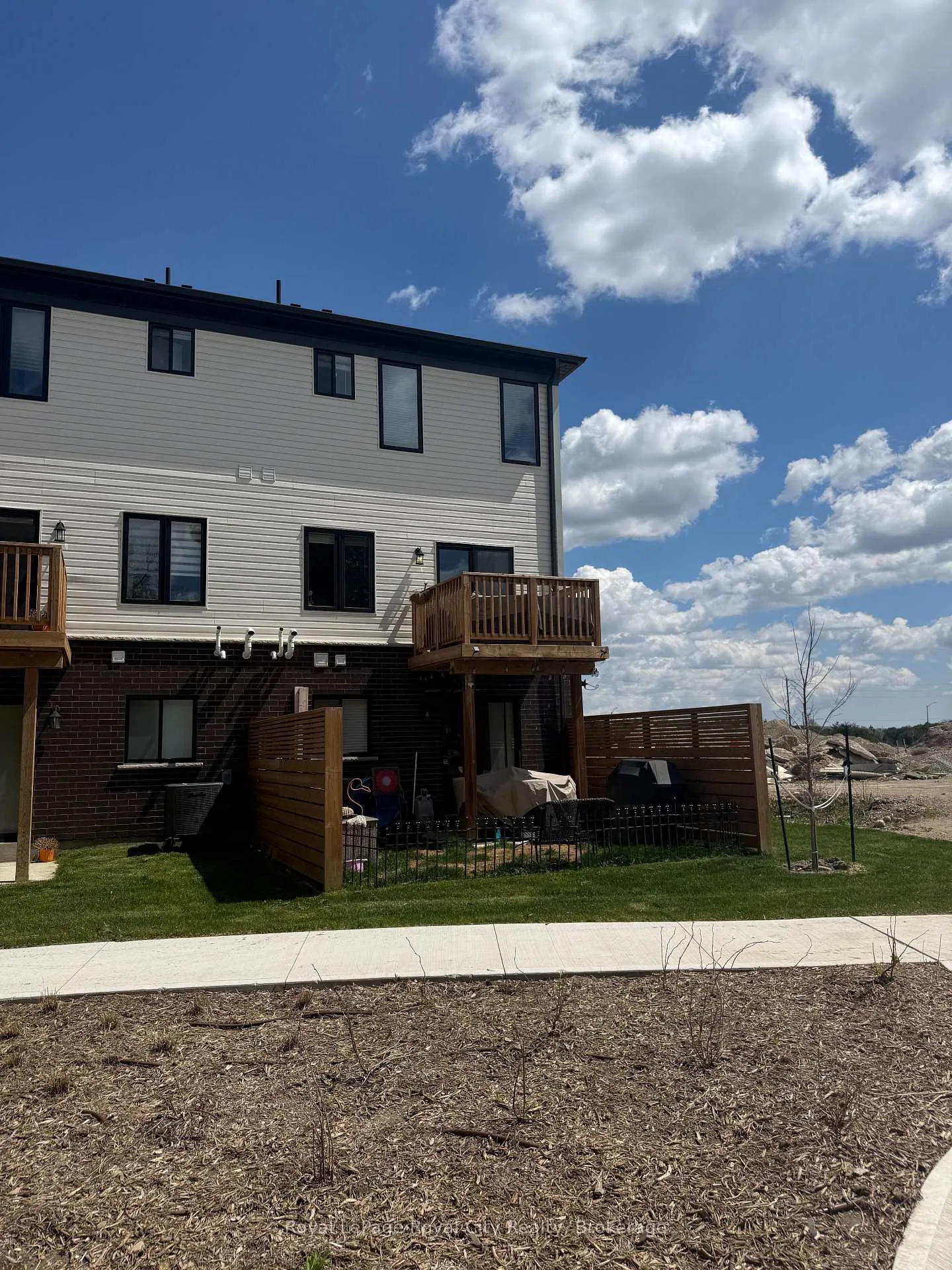 Photo 30 of 67 Arabella Drive, Guelph, Kortright East — HOMEH
