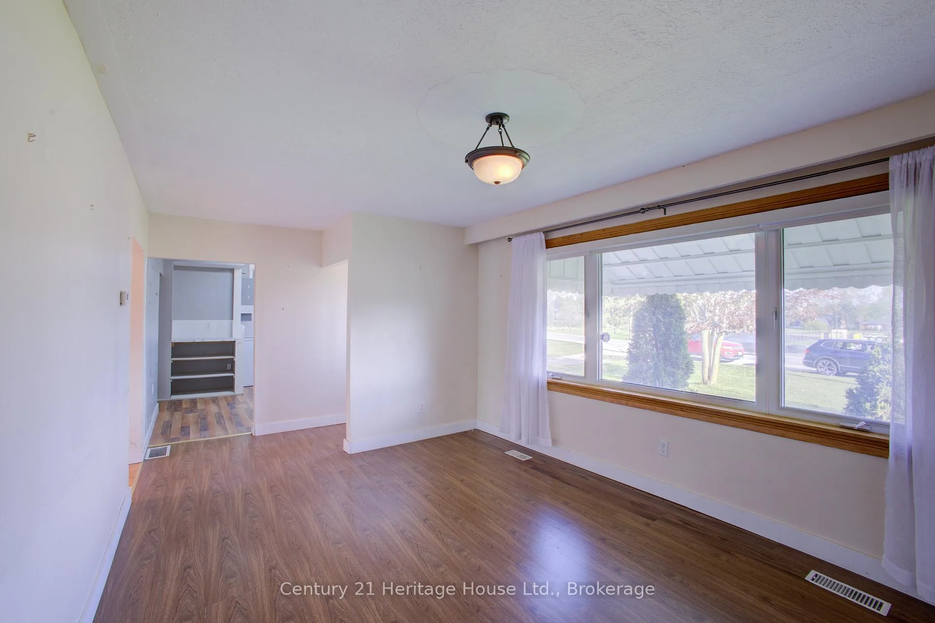 Photo 9 of 462 Durham Road W, West Grey — HOMEH