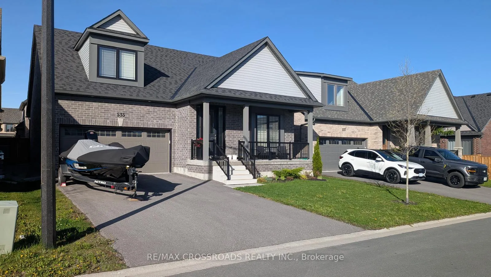 Photo 2 of 535 Macintosh Grove, Peterborough, Northcrest Ward 5 — HOMEH