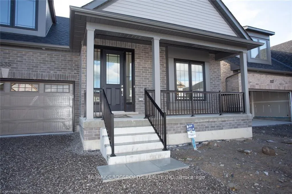 Photo 3 of 535 Macintosh Grove, Peterborough, Northcrest Ward 5 — HOMEH