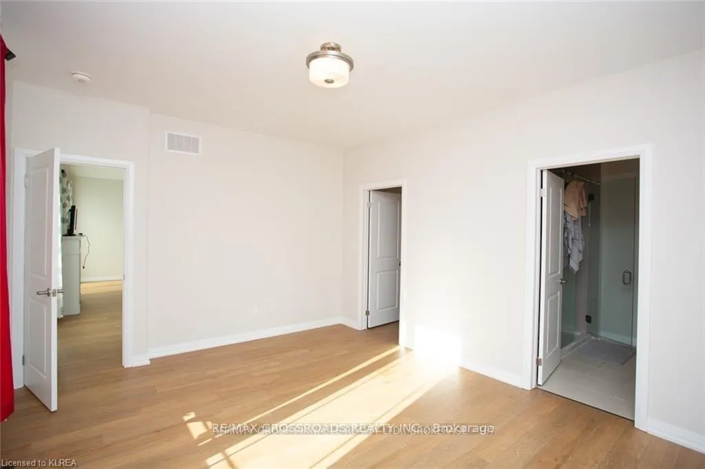 Photo 14 of 535 Macintosh Grove, Peterborough, Northcrest Ward 5 — HOMEH