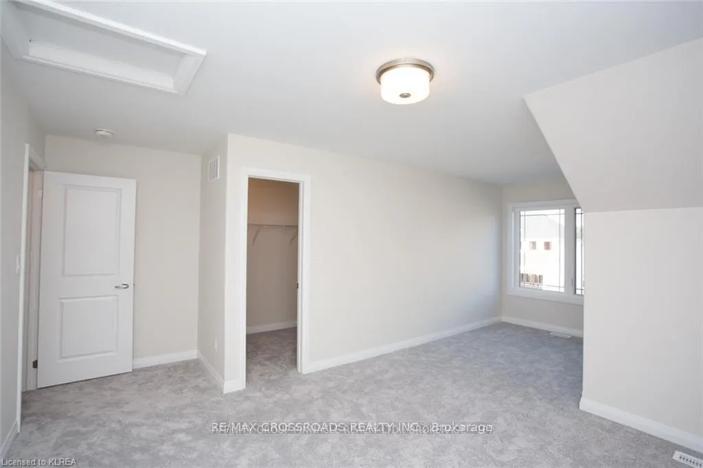 Photo 18 of 535 Macintosh Grove, Peterborough, Northcrest Ward 5 — HOMEH