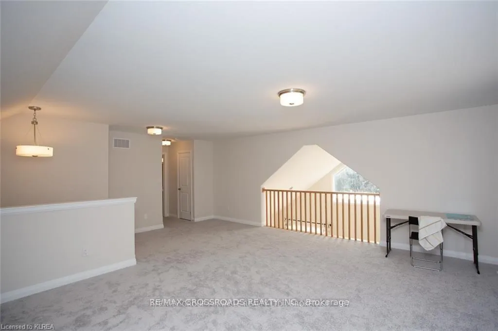 Photo 20 of 535 Macintosh Grove, Peterborough, Northcrest Ward 5 — HOMEH