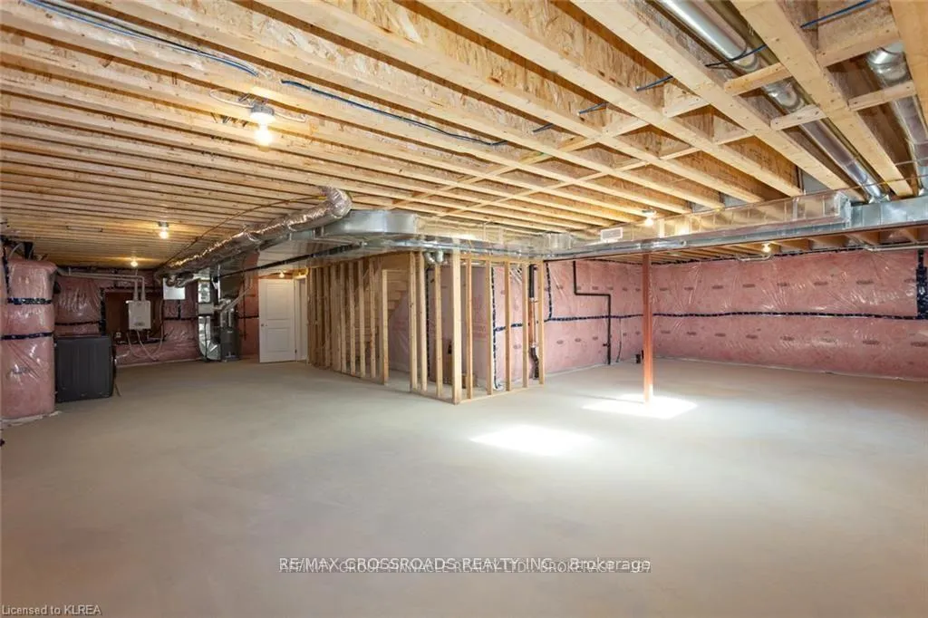 Photo 24 of 535 Macintosh Grove, Peterborough, Northcrest Ward 5 — HOMEH