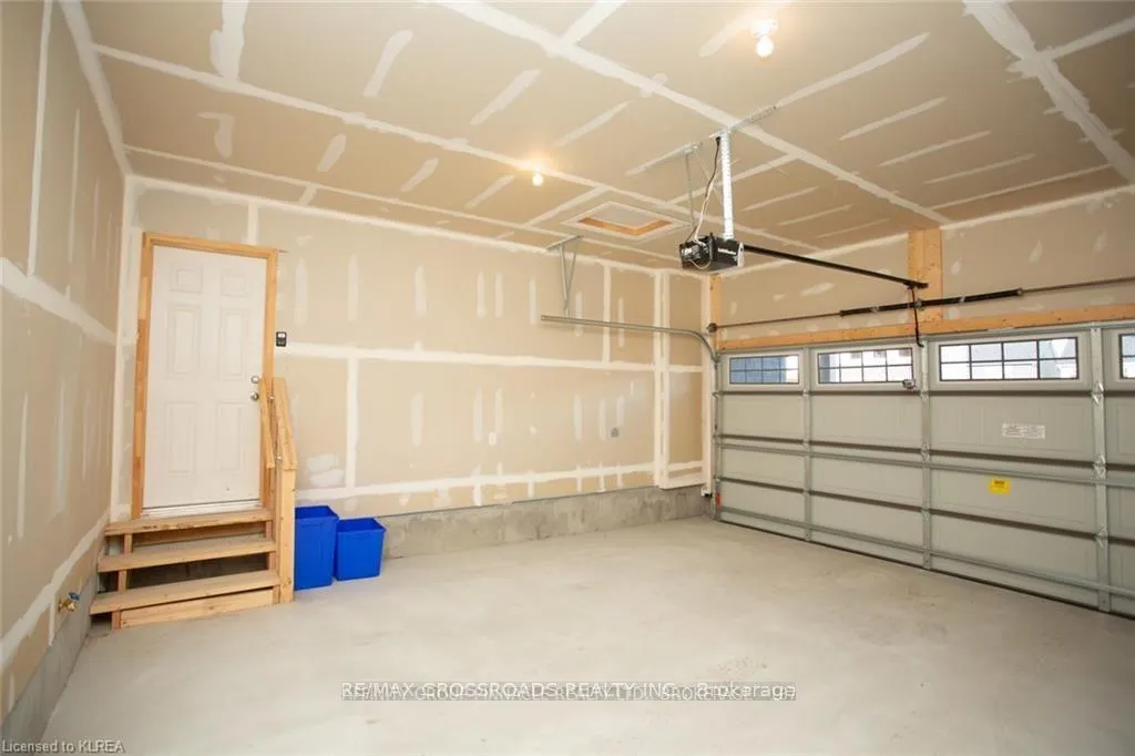 Photo 26 of 535 Macintosh Grove, Peterborough, Northcrest Ward 5 — HOMEH