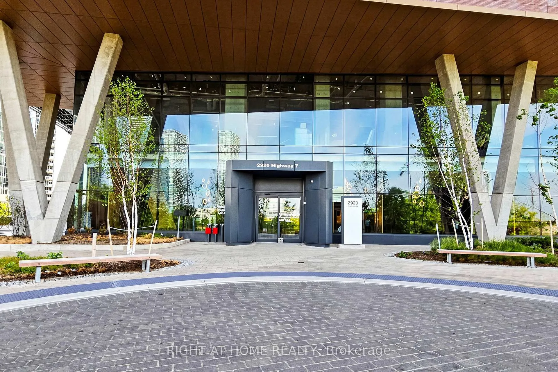 Photo 5 of Unit 3206, 2920 Highway 7 Road E, Vaughan, Concord — HOMEH
