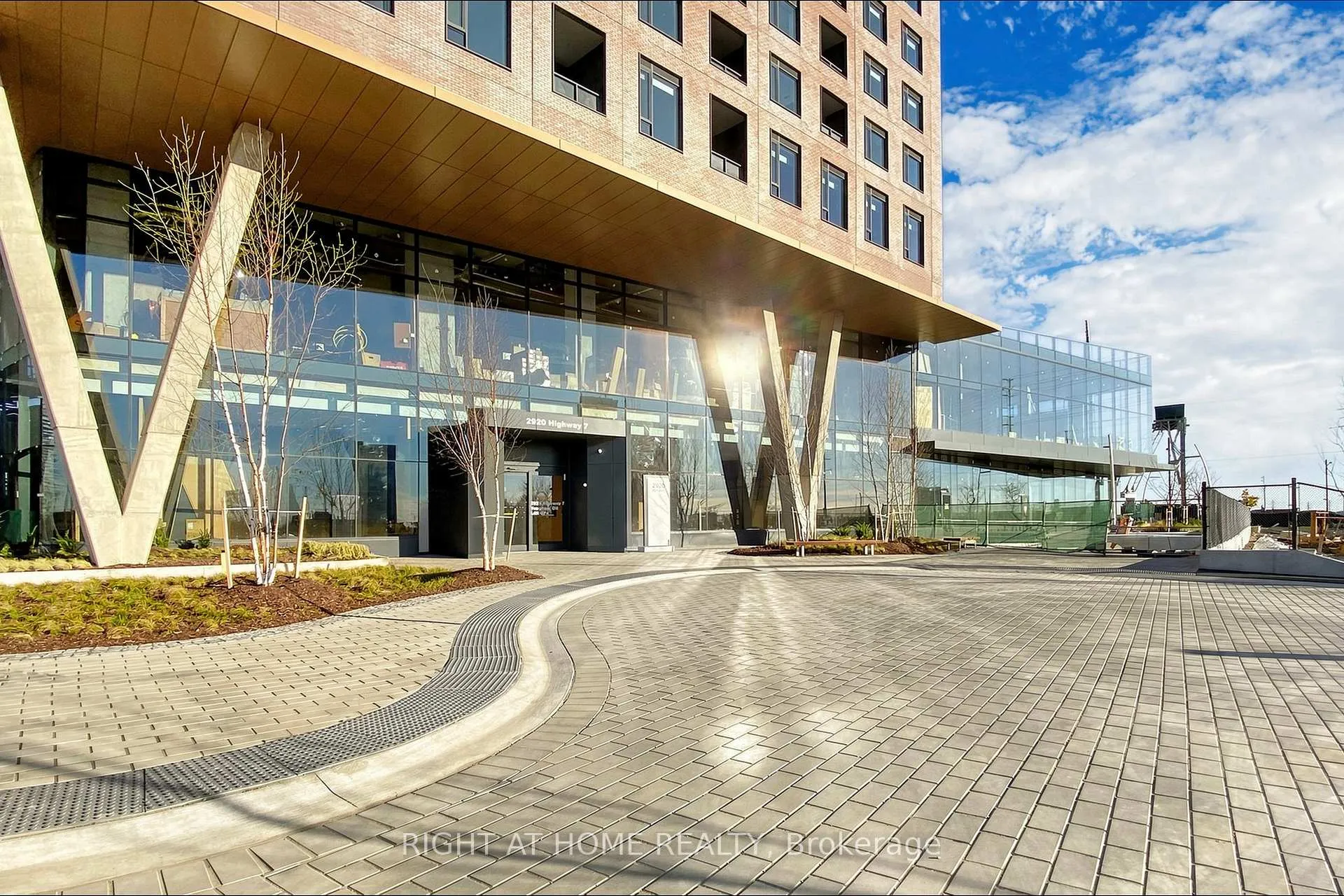 Photo 6 of Unit 3206, 2920 Highway 7 Road E, Vaughan, Concord — HOMEH