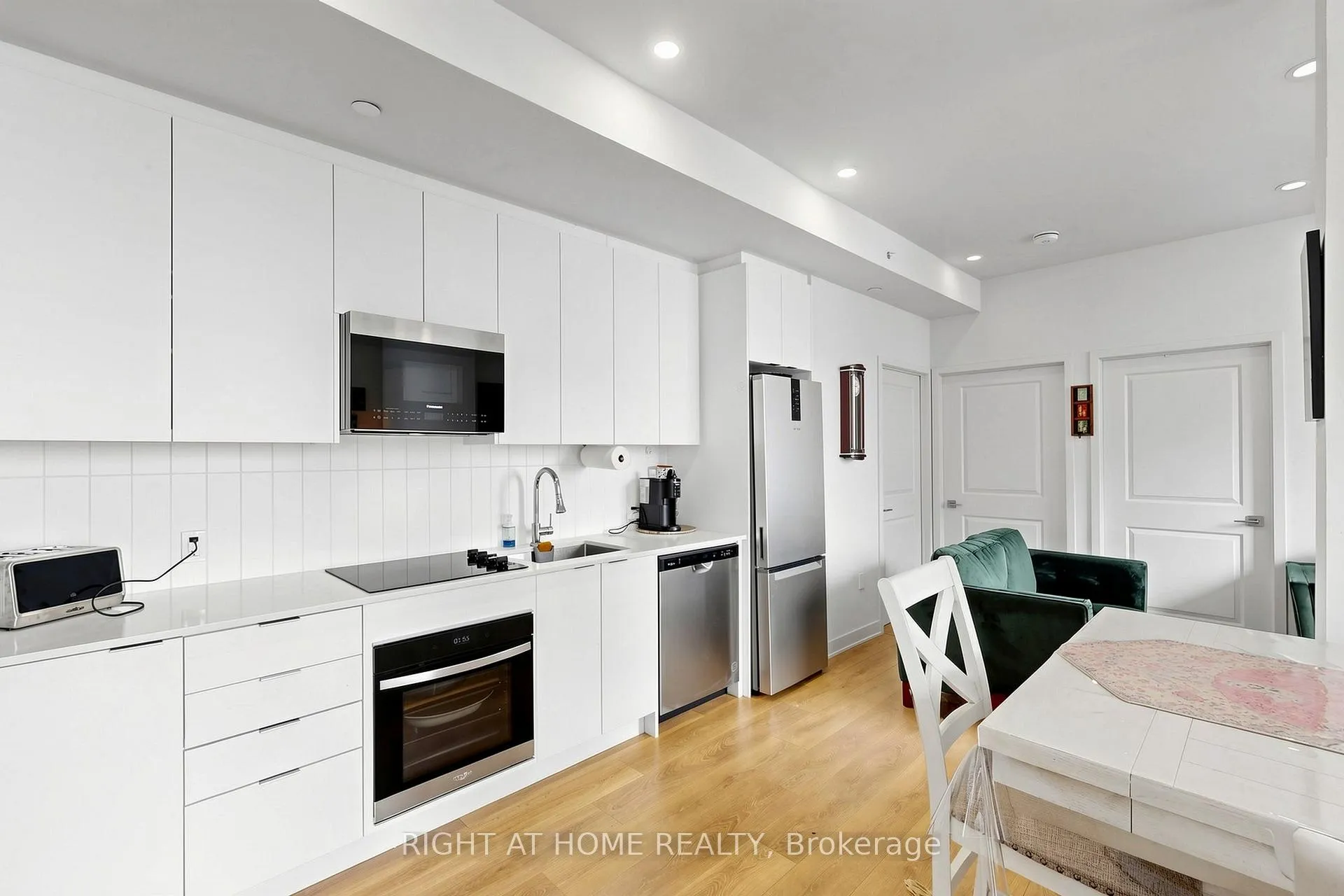 Photo 16 of Unit 3206, 2920 Highway 7 Road E, Vaughan, Concord — HOMEH