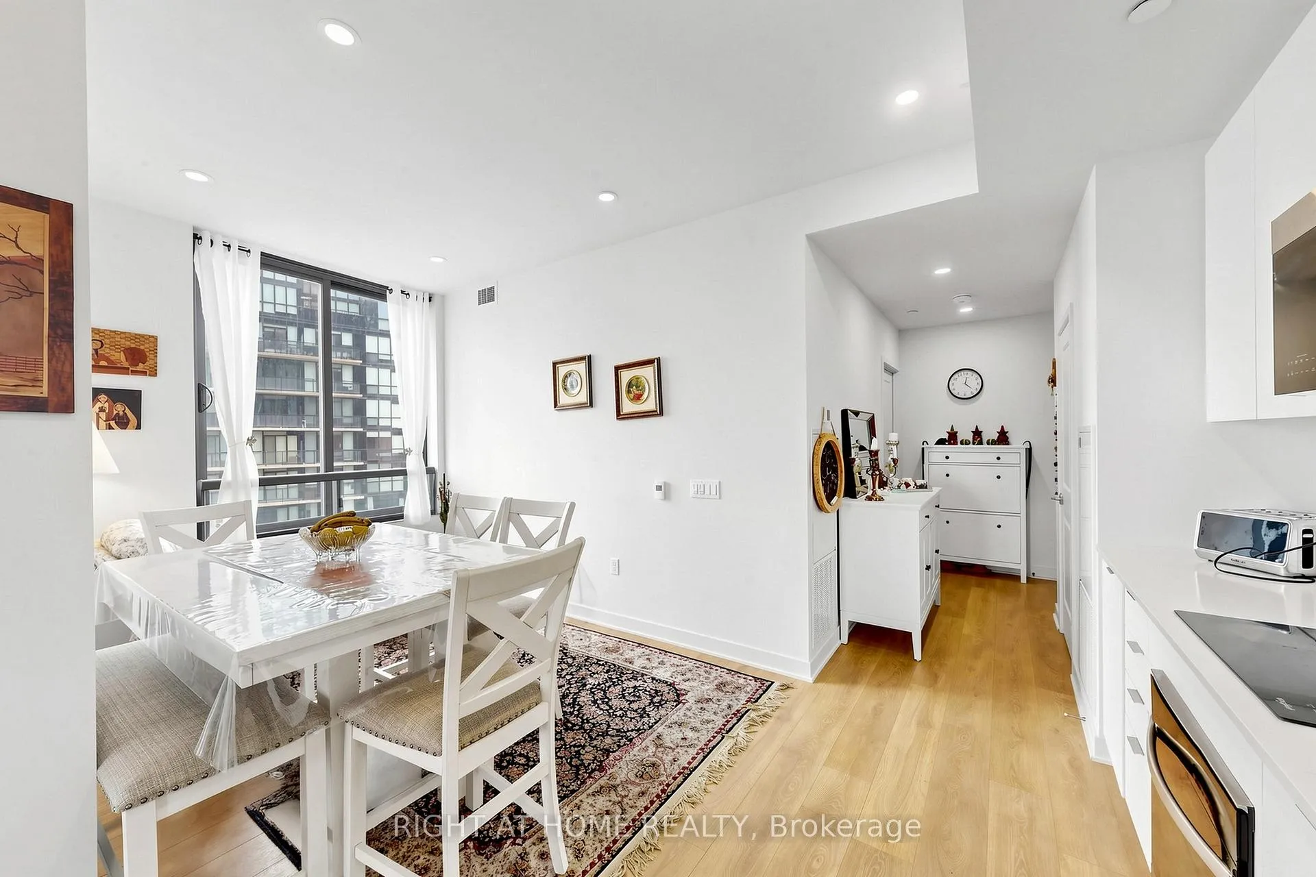 Photo 18 of Unit 3206, 2920 Highway 7 Road E, Vaughan, Concord — HOMEH