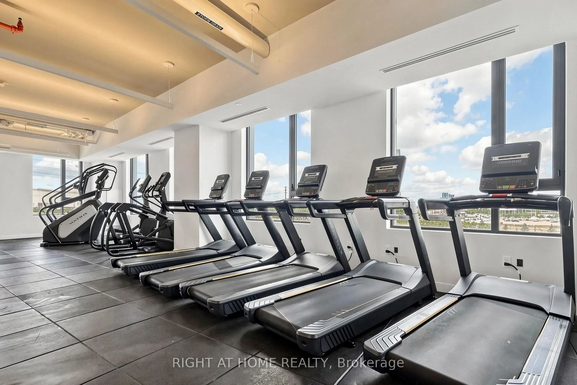 Photo 1 of Unit 3206, 2920 Highway 7 Road E, Vaughan, Concord — HOMEH