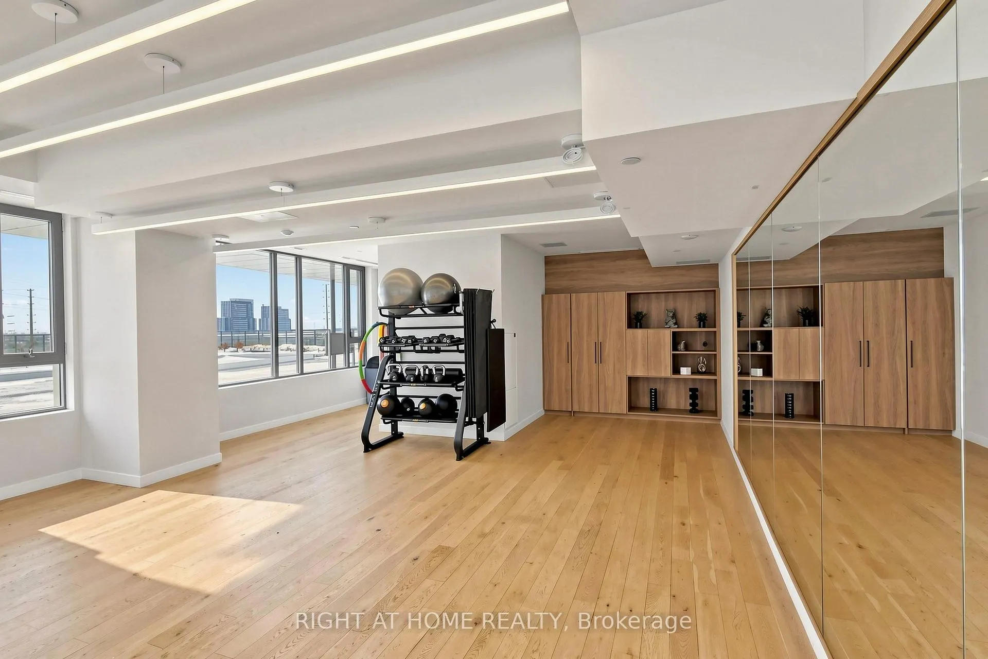 Photo 34 of Unit 3206, 2920 Highway 7 Road E, Vaughan, Concord — HOMEH