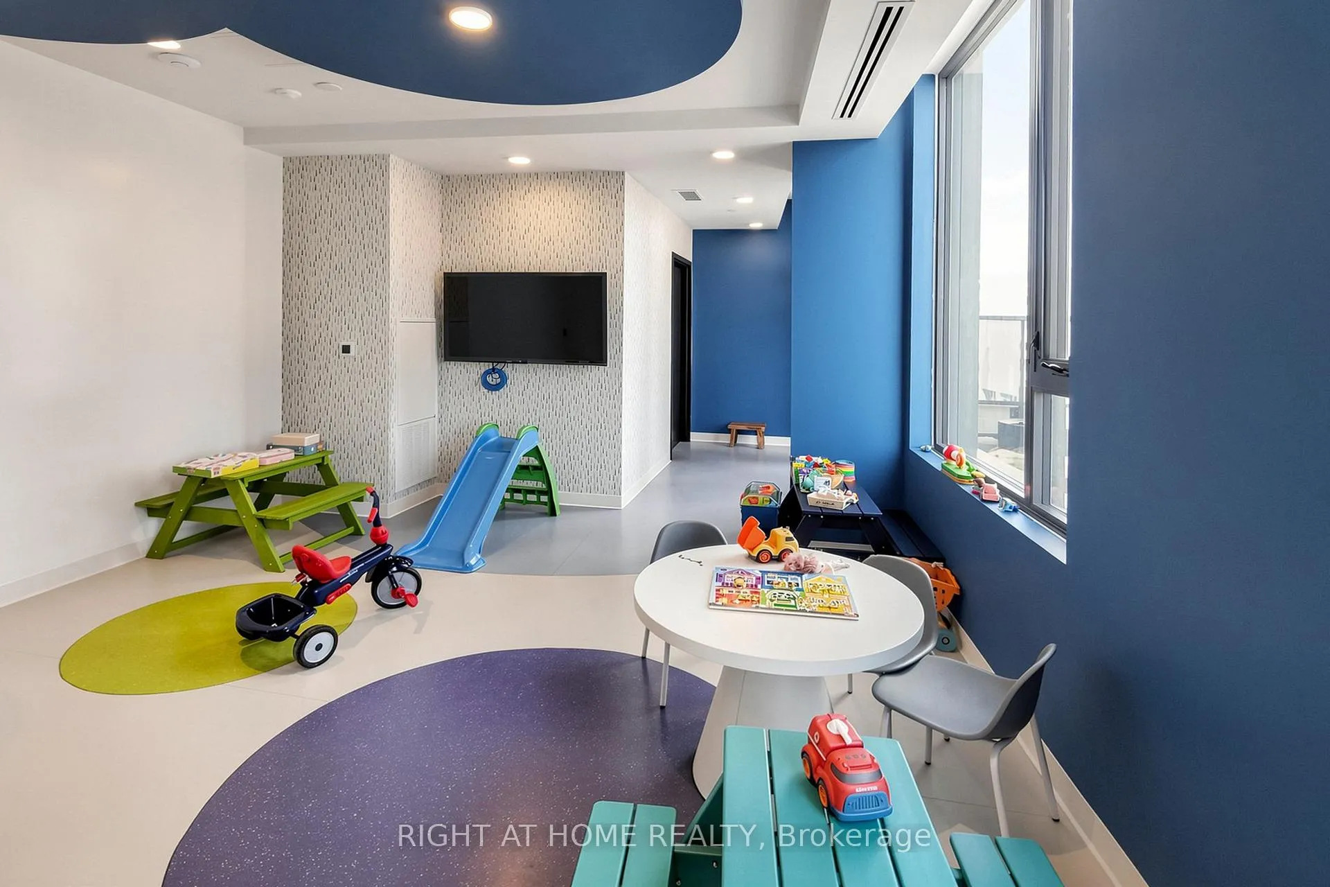 Photo 36 of Unit 3206, 2920 Highway 7 Road E, Vaughan, Concord — HOMEH