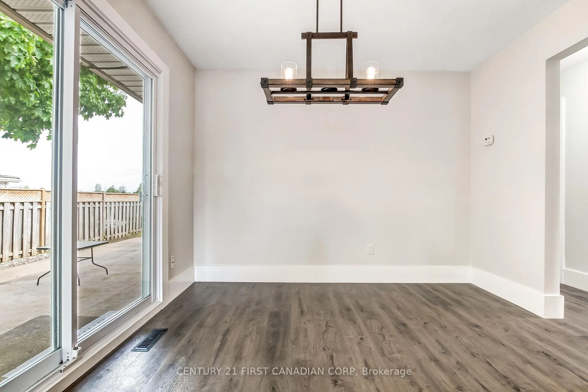 Photo 7 of 20 Renny Crescent, London, South X — HOMEH