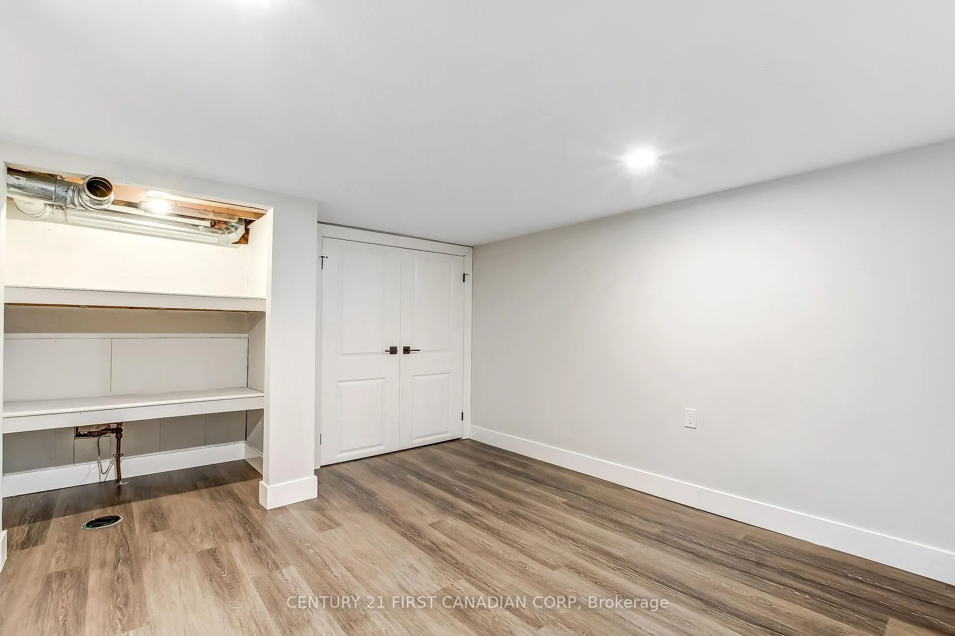 Photo 18 of 20 Renny Crescent, London, South X — HOMEH
