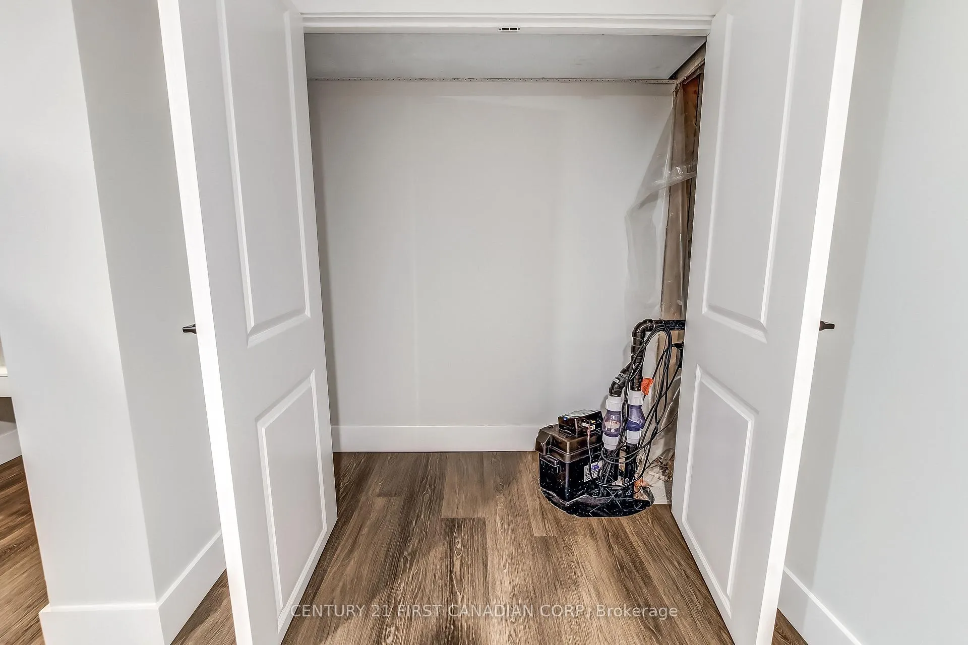 Photo 25 of 20 Renny Crescent, London, South X — HOMEH