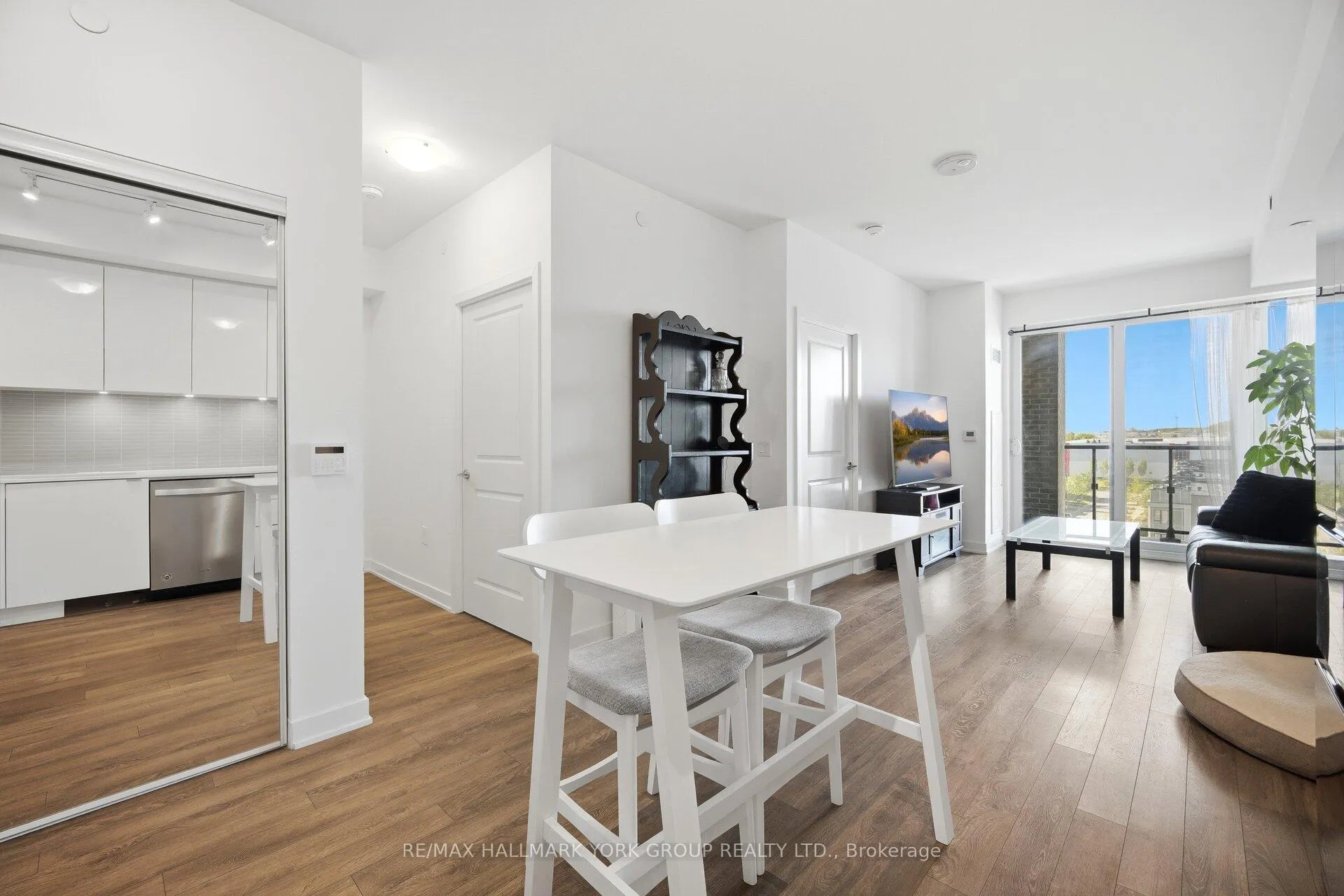 Photo 4 of Unit 623, 100 Eagle Rock Way, Vaughan, Rural Vaughan — HOMEH