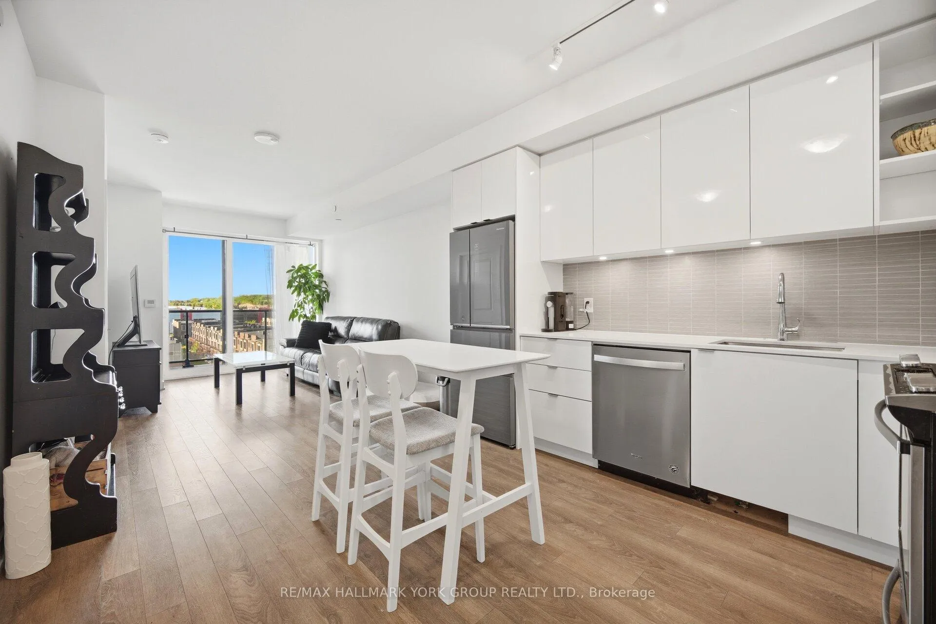 Photo 5 of Unit 623, 100 Eagle Rock Way, Vaughan, Rural Vaughan — HOMEH