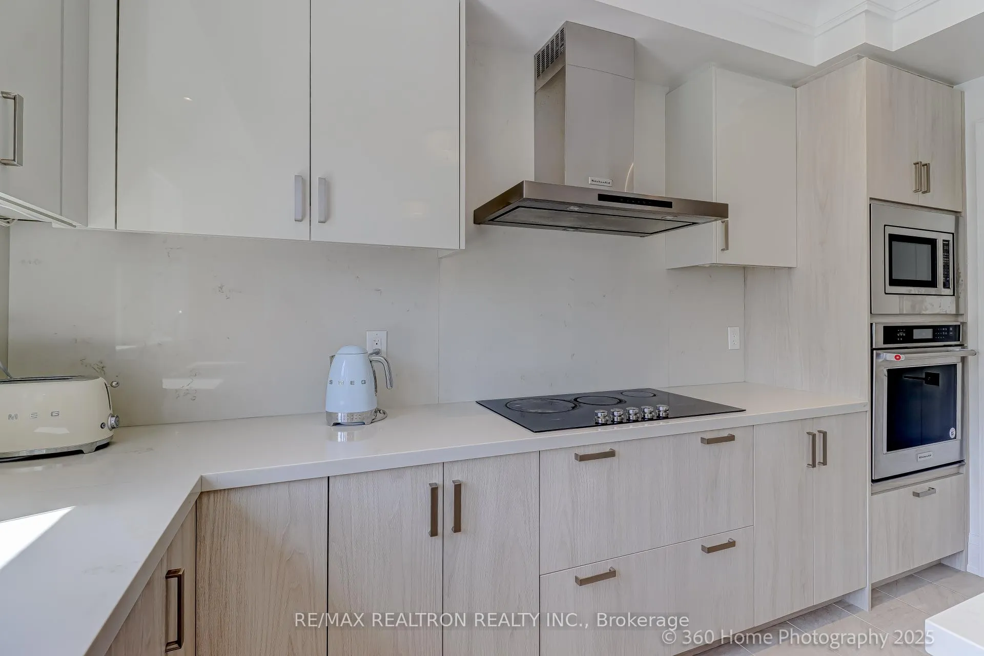 Photo 13 of 9 Gandhi Lane, Markham, Commerce Valley — HOMEH