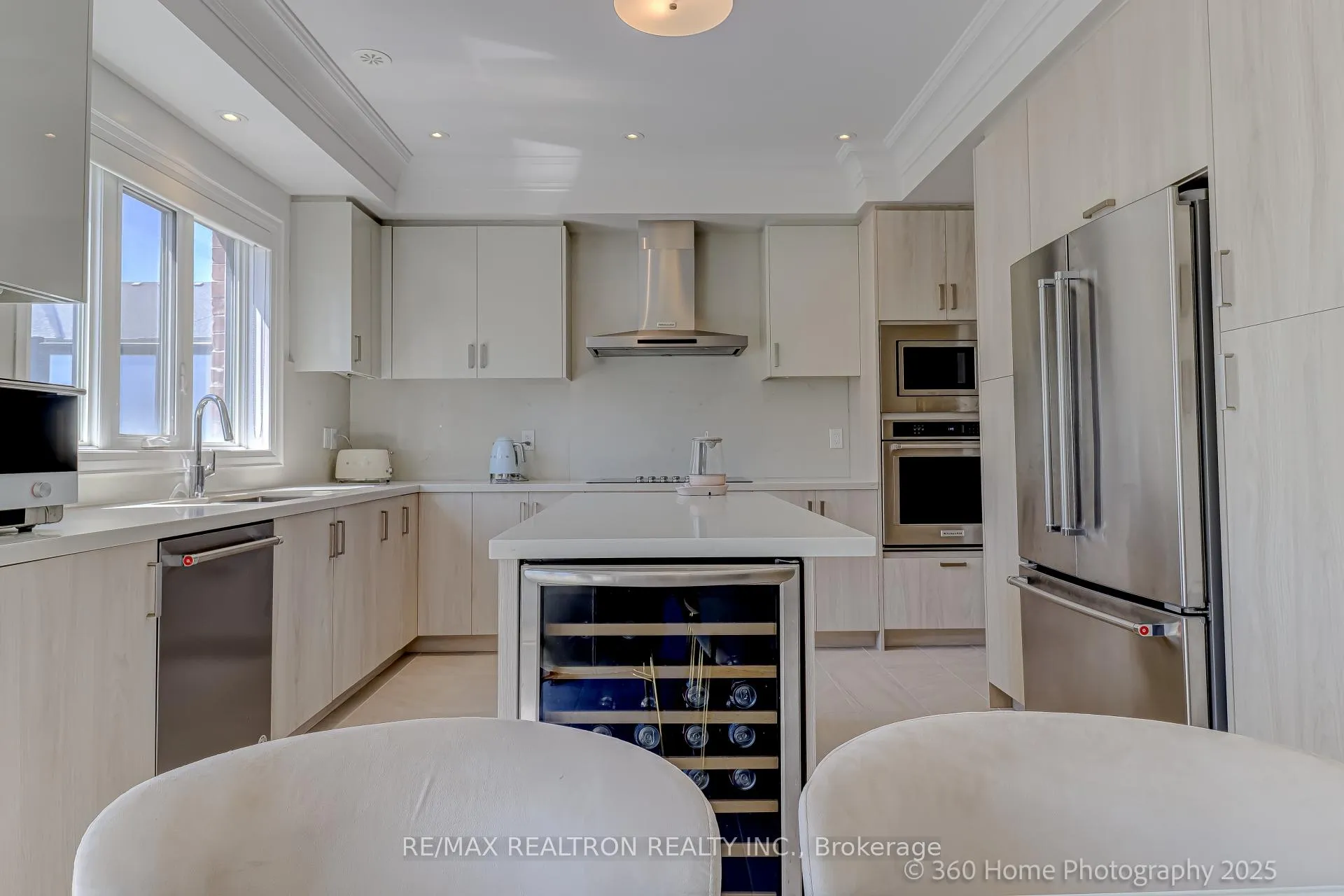 Photo 15 of 9 Gandhi Lane, Markham, Commerce Valley — HOMEH