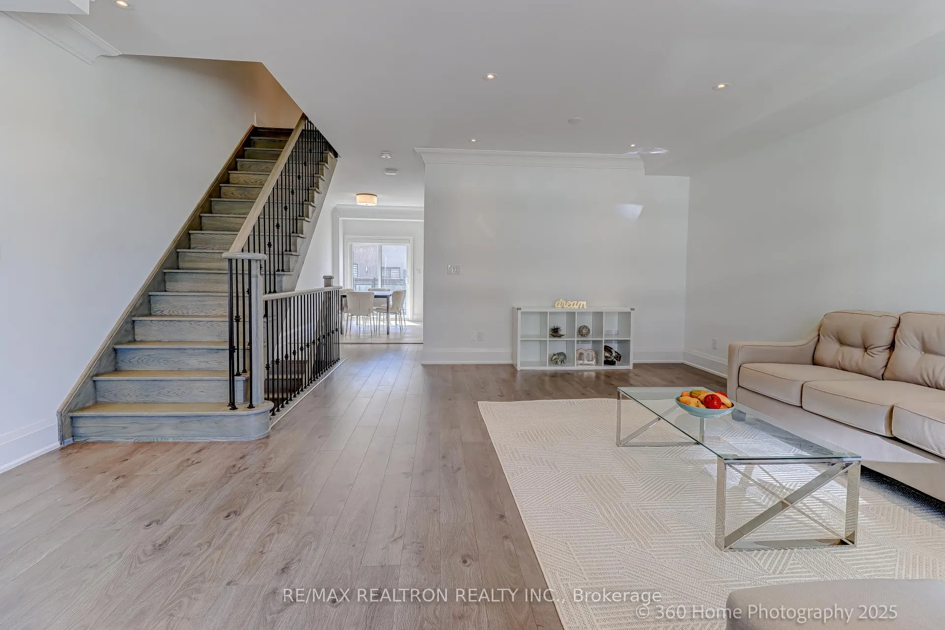 Photo 19 of 9 Gandhi Lane, Markham, Commerce Valley — HOMEH