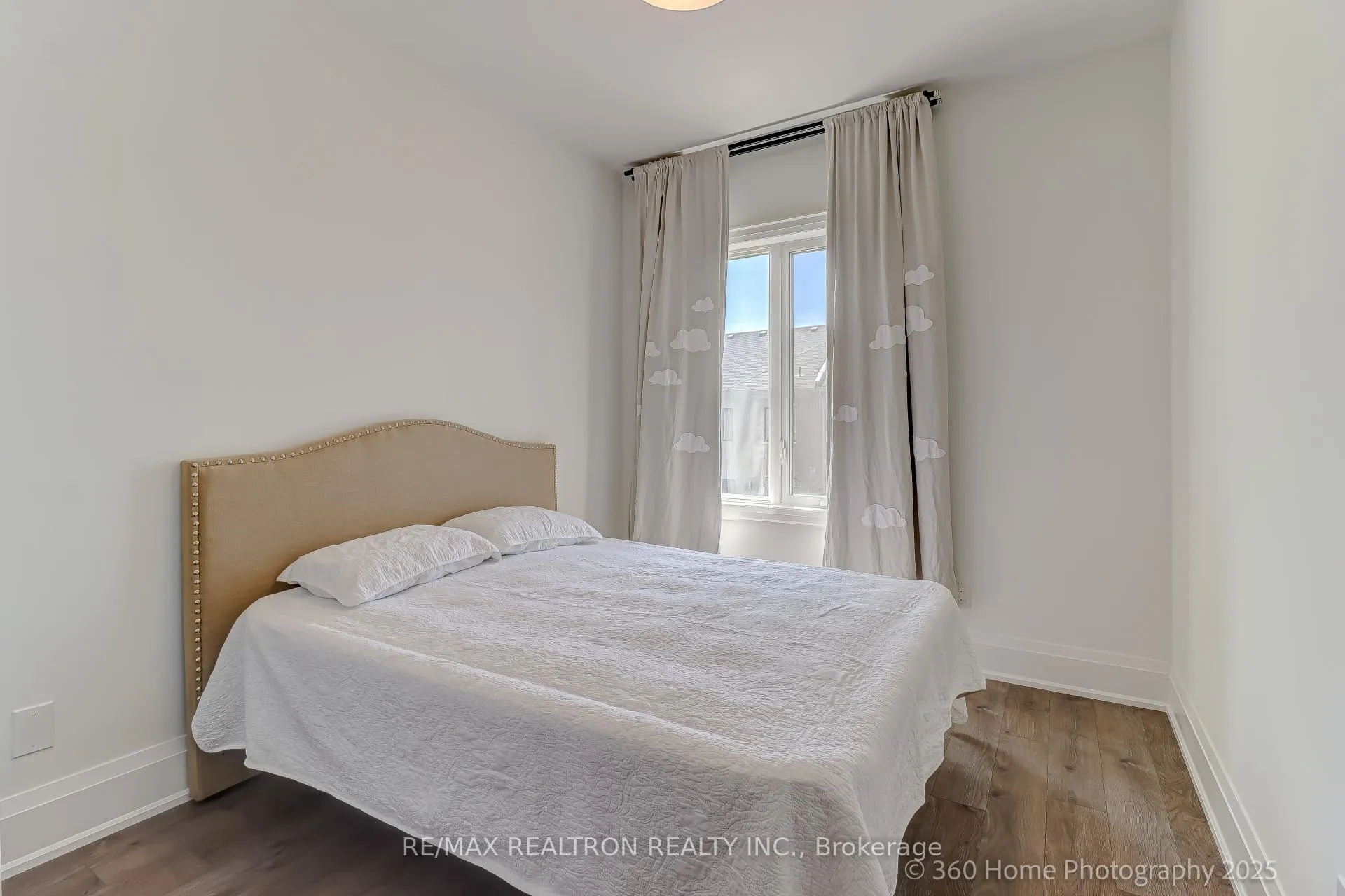 Photo 22 of 9 Gandhi Lane, Markham, Commerce Valley — HOMEH