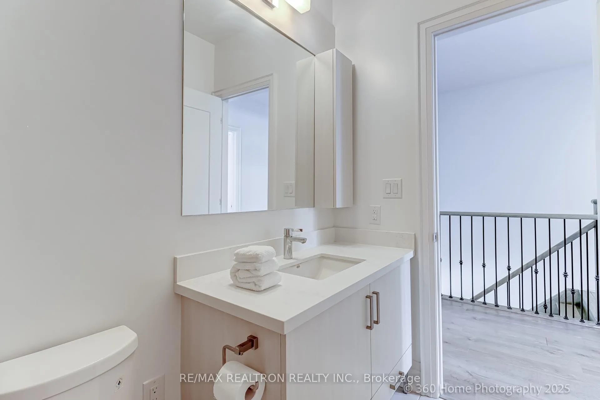 Photo 27 of 9 Gandhi Lane, Markham, Commerce Valley — HOMEH