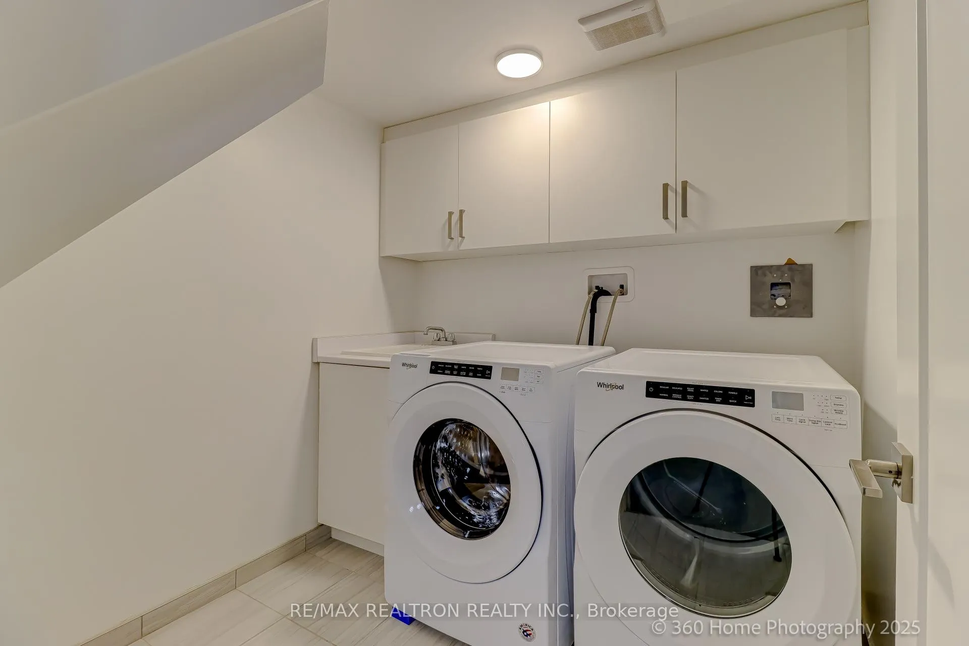 Photo 34 of 9 Gandhi Lane, Markham, Commerce Valley — HOMEH