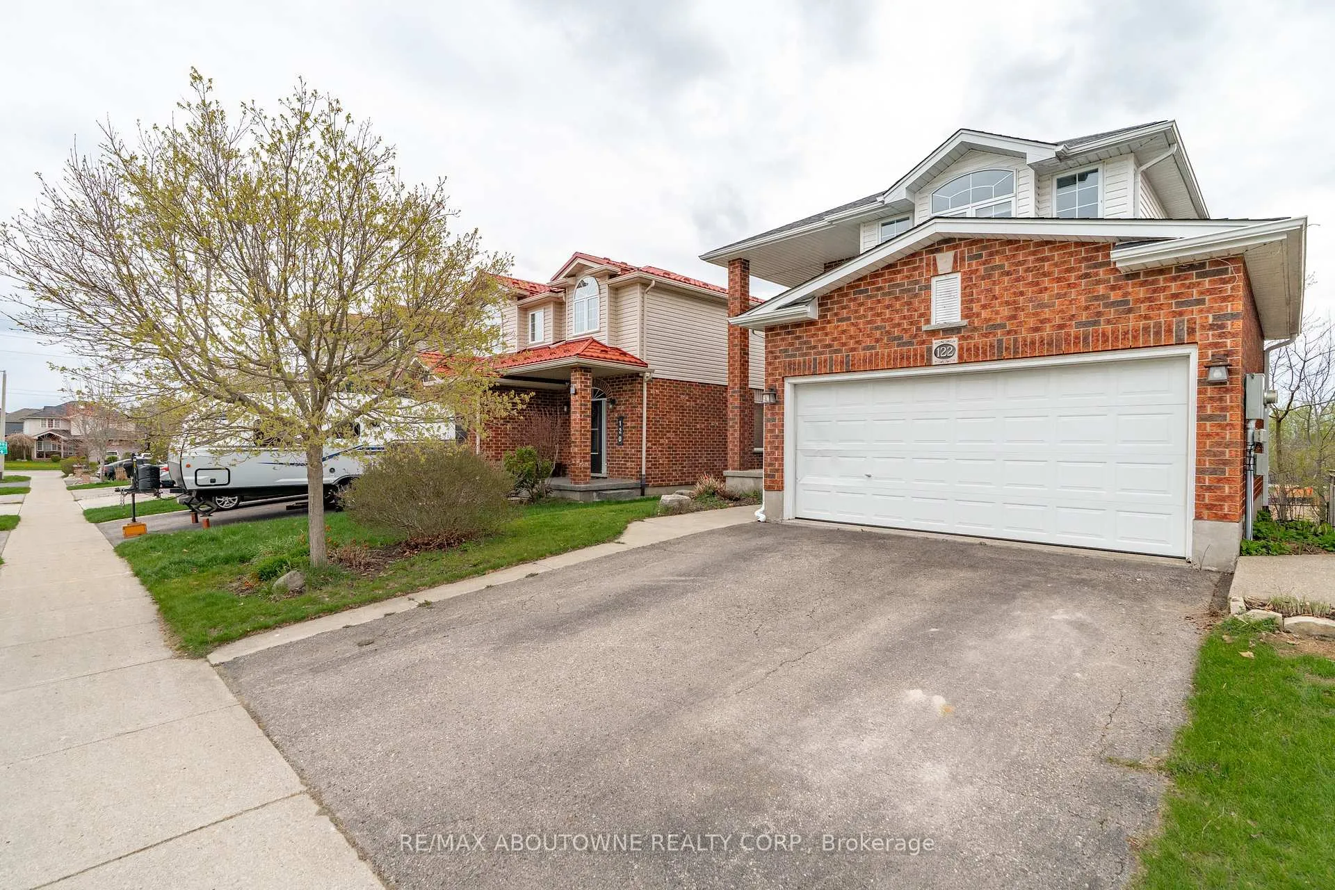 Photo 2 of 122 Severn Drive, Guelph, Grange Road — HOMEH