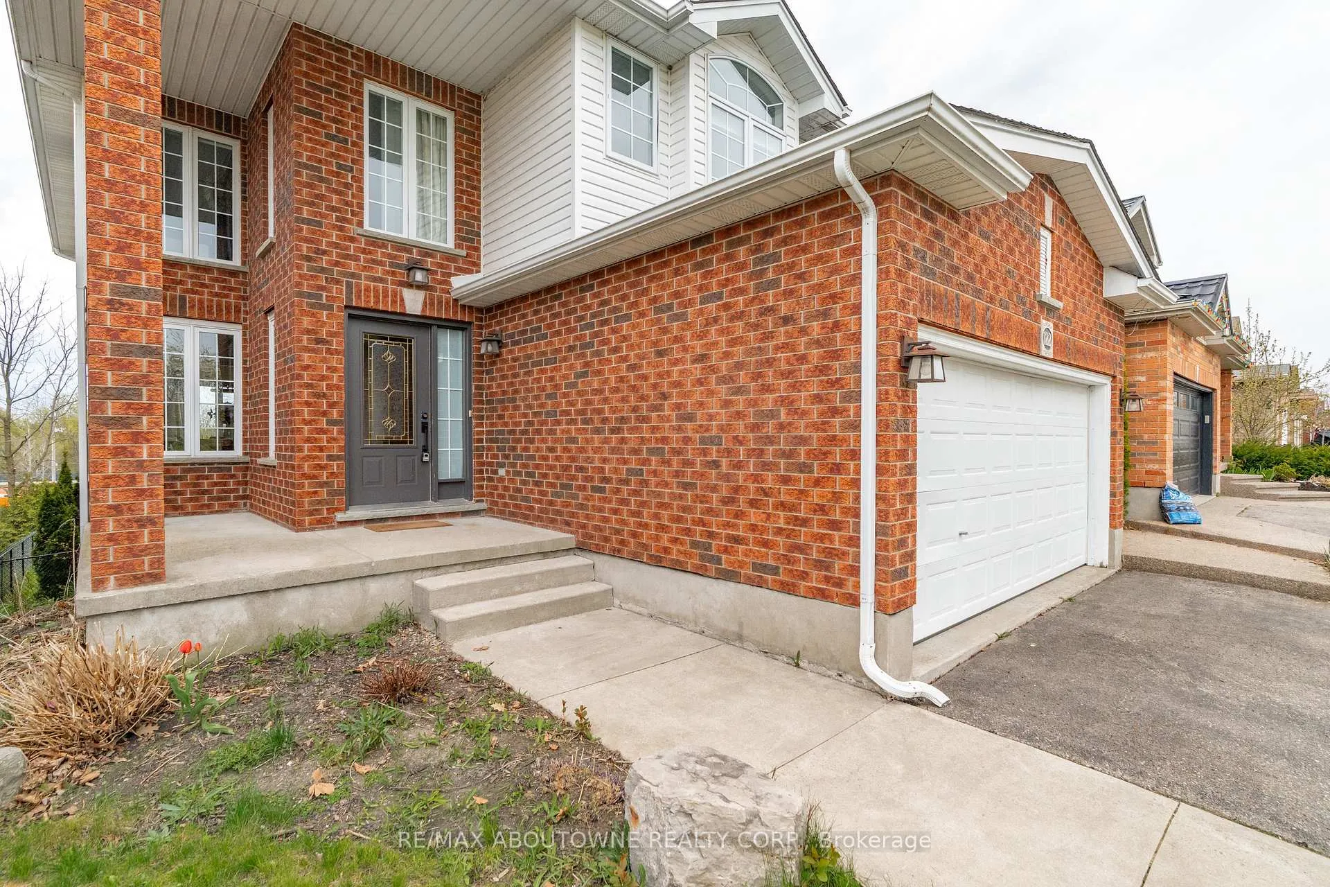 Photo 3 of 122 Severn Drive, Guelph, Grange Road — HOMEH