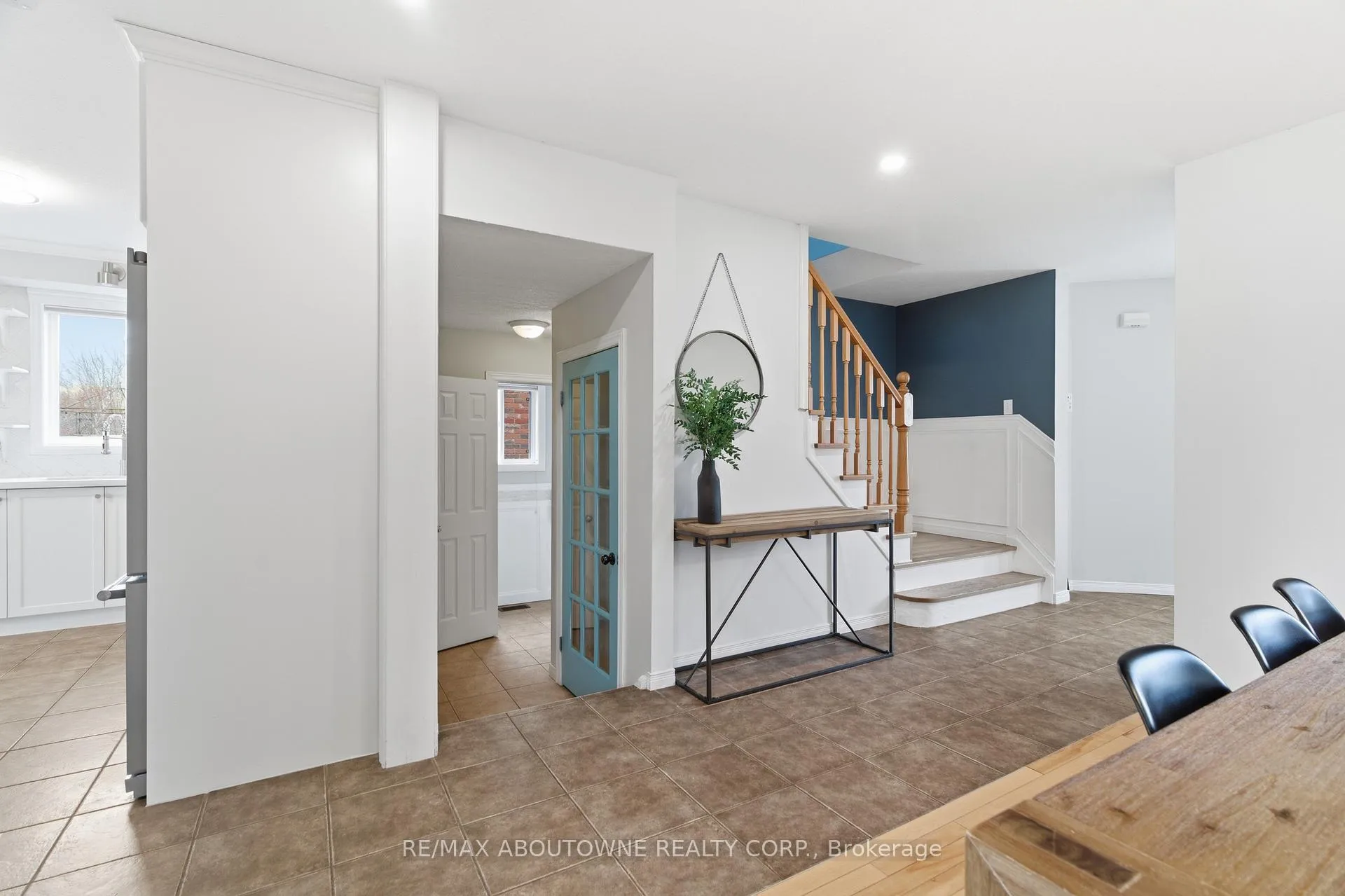 Photo 8 of 122 Severn Drive, Guelph, Grange Road — HOMEH