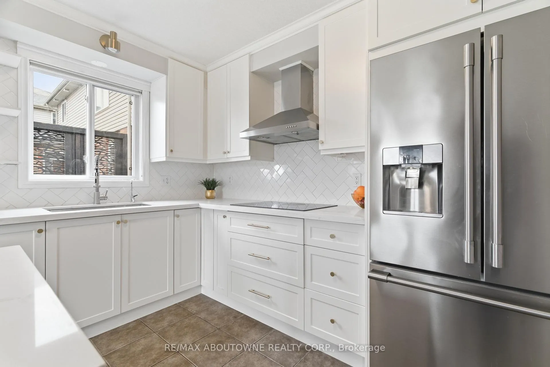 Photo 13 of 122 Severn Drive, Guelph, Grange Road — HOMEH