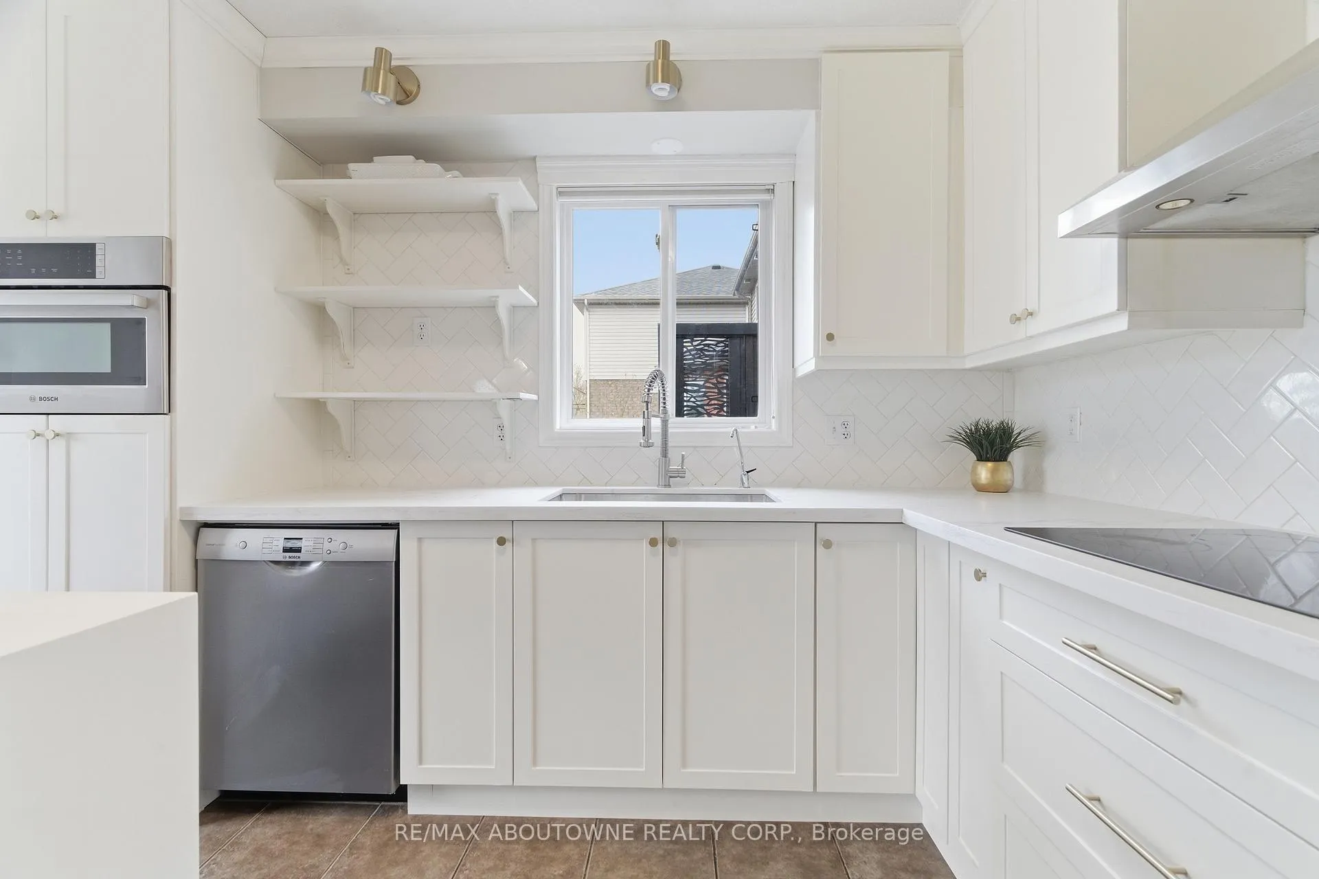 Photo 14 of 122 Severn Drive, Guelph, Grange Road — HOMEH