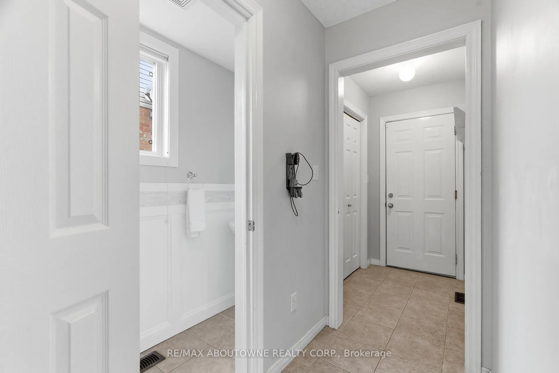 Photo 17 of 122 Severn Drive, Guelph, Grange Road — HOMEH