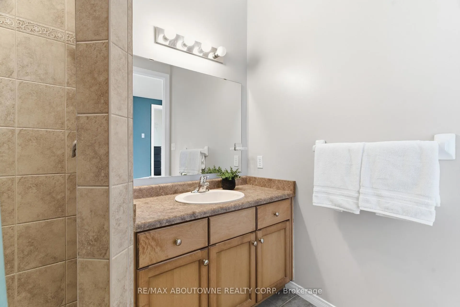 Photo 24 of 122 Severn Drive, Guelph, Grange Road — HOMEH
