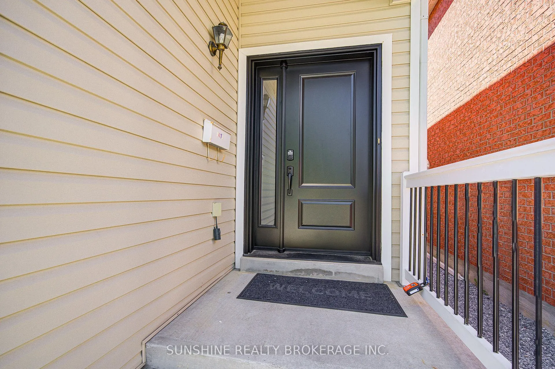Photo 3 of 1472 Heartland Boulevard, Oshawa, Taunton — HOMEH