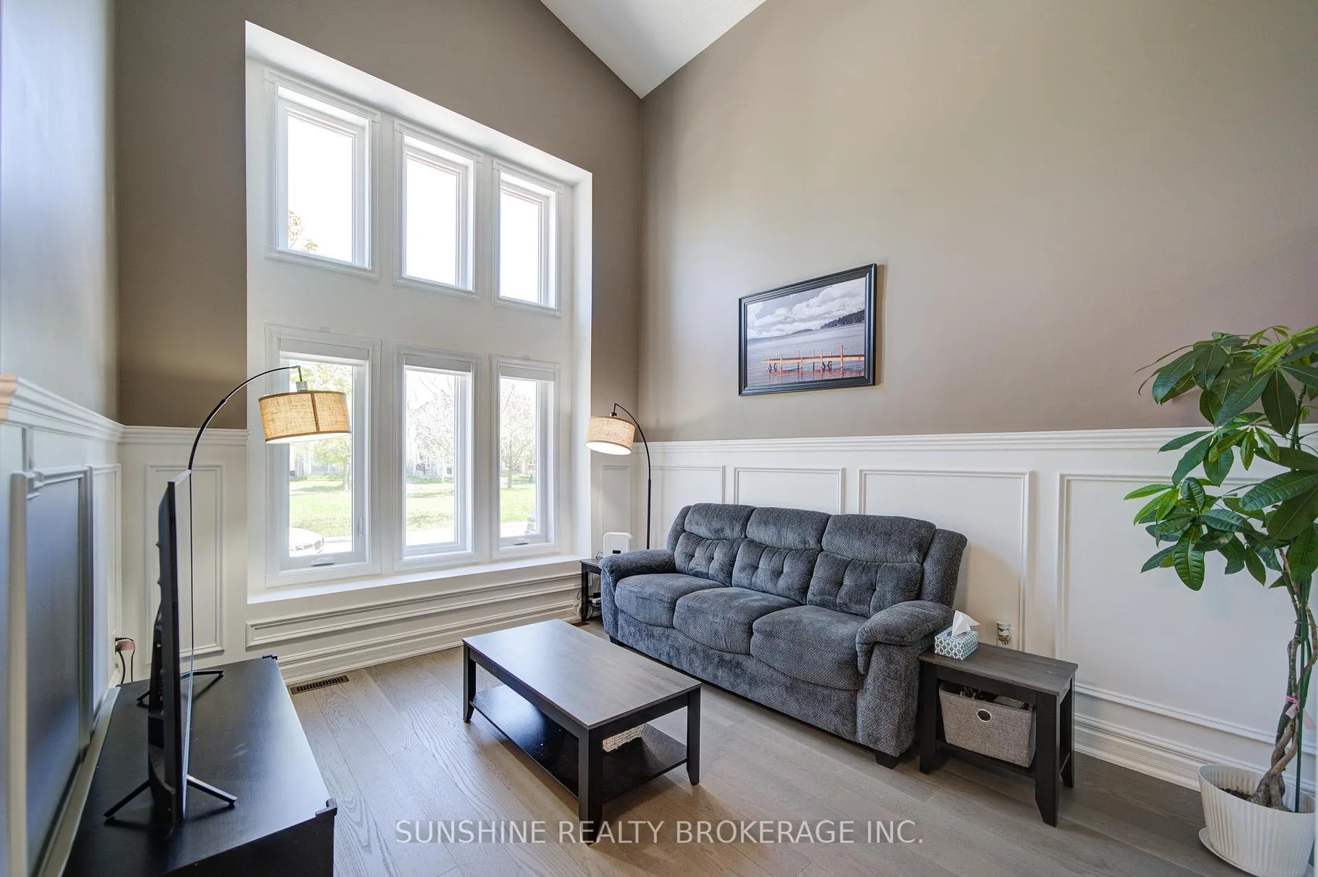 Photo 5 of 1472 Heartland Boulevard, Oshawa, Taunton — HOMEH