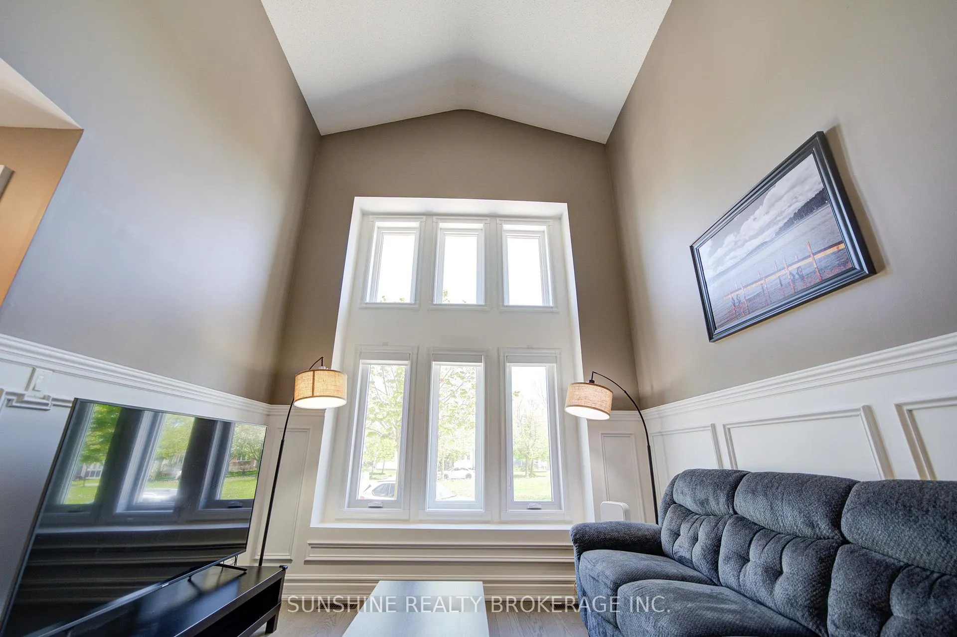 Photo 6 of 1472 Heartland Boulevard, Oshawa, Taunton — HOMEH