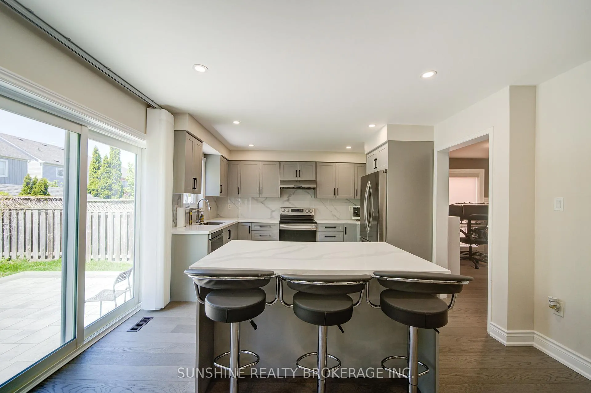 Photo 15 of 1472 Heartland Boulevard, Oshawa, Taunton — HOMEH