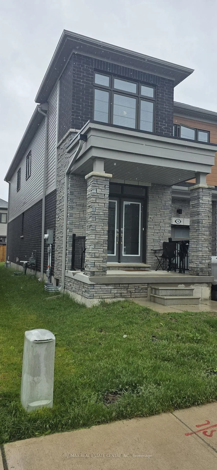 Photo 2 of 16 Ellis Avenue, Haldimand — HOMEH
