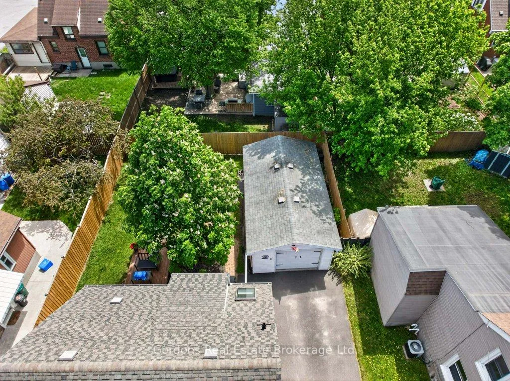 Photo 3 of 21 Wellington Crescent, Belleville, Belleville Ward — HOMEH