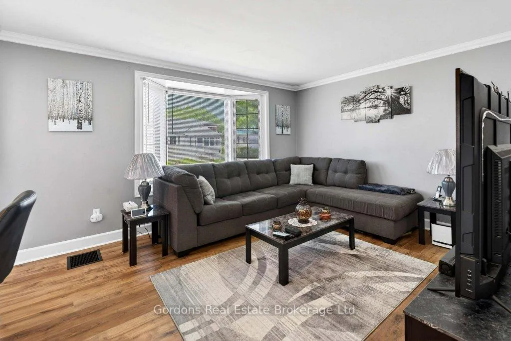 Photo 17 of 21 Wellington Crescent, Belleville, Belleville Ward — HOMEH