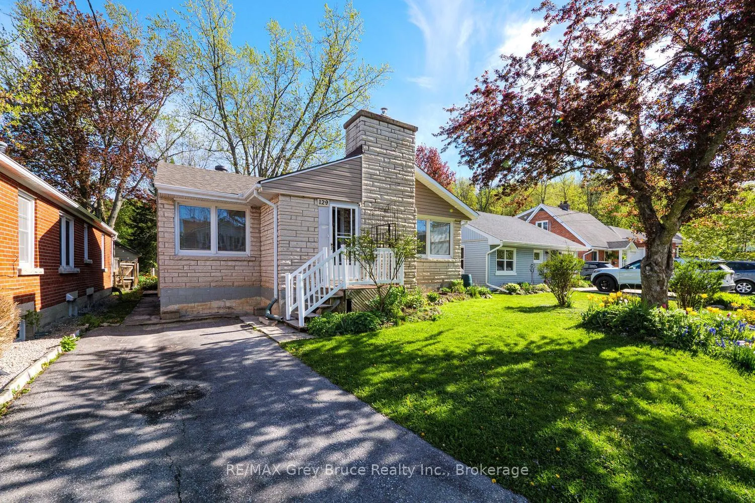 Photo 1 of 129 3rd A Street W, Owen Sound — HOMEH