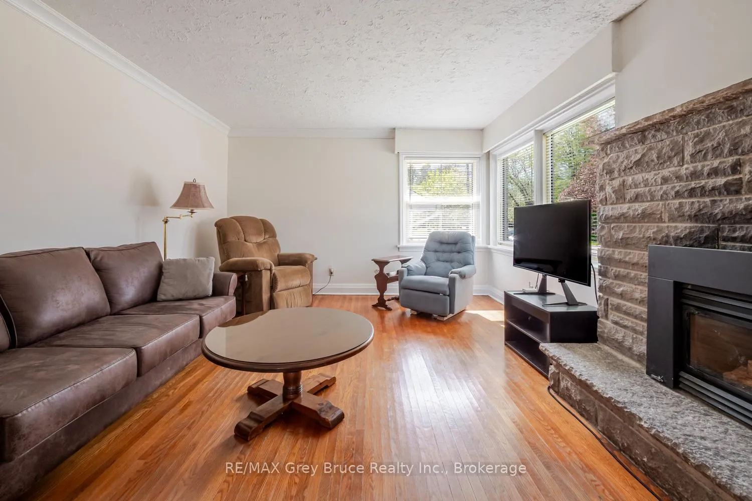 Photo 6 of 129 3rd A Street W, Owen Sound — HOMEH