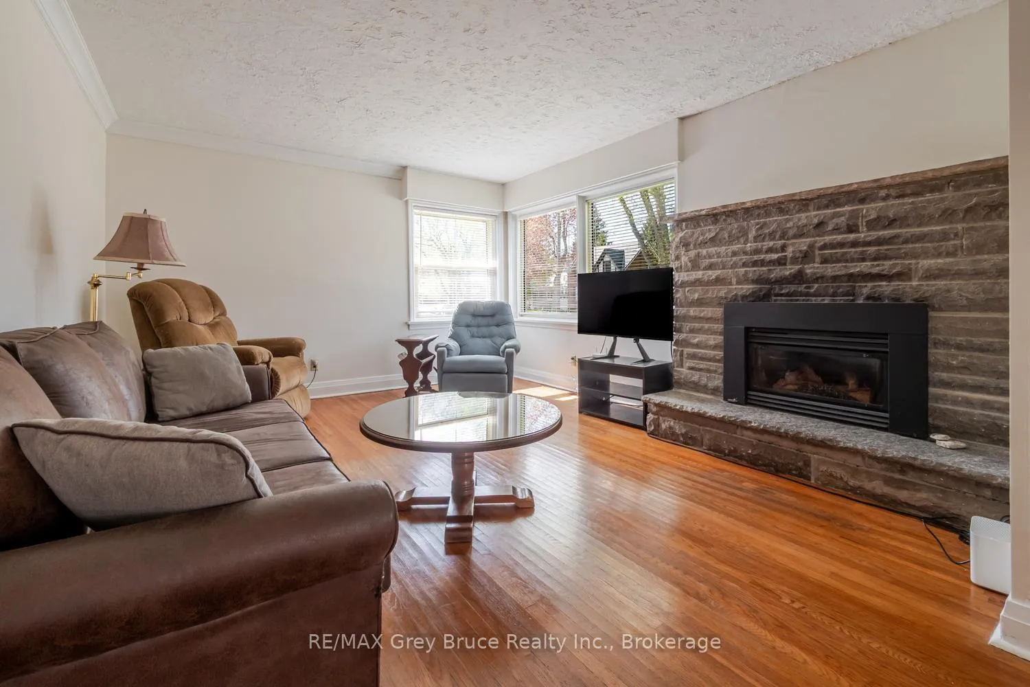Photo 7 of 129 3rd A Street W, Owen Sound — HOMEH