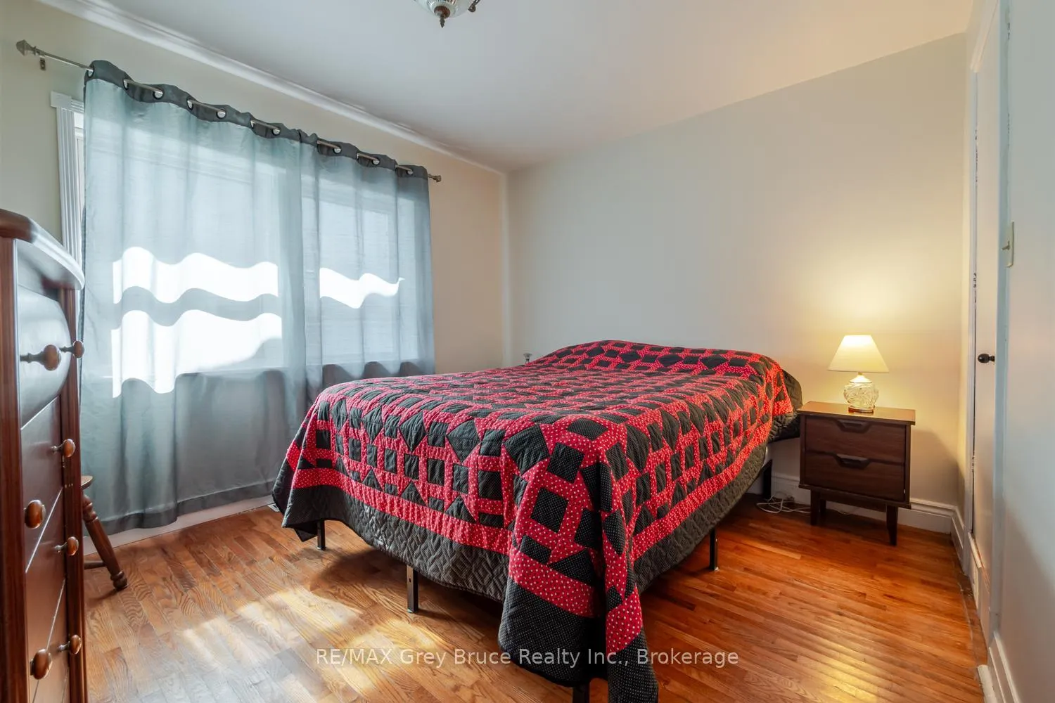 Photo 17 of 129 3rd A Street W, Owen Sound — HOMEH