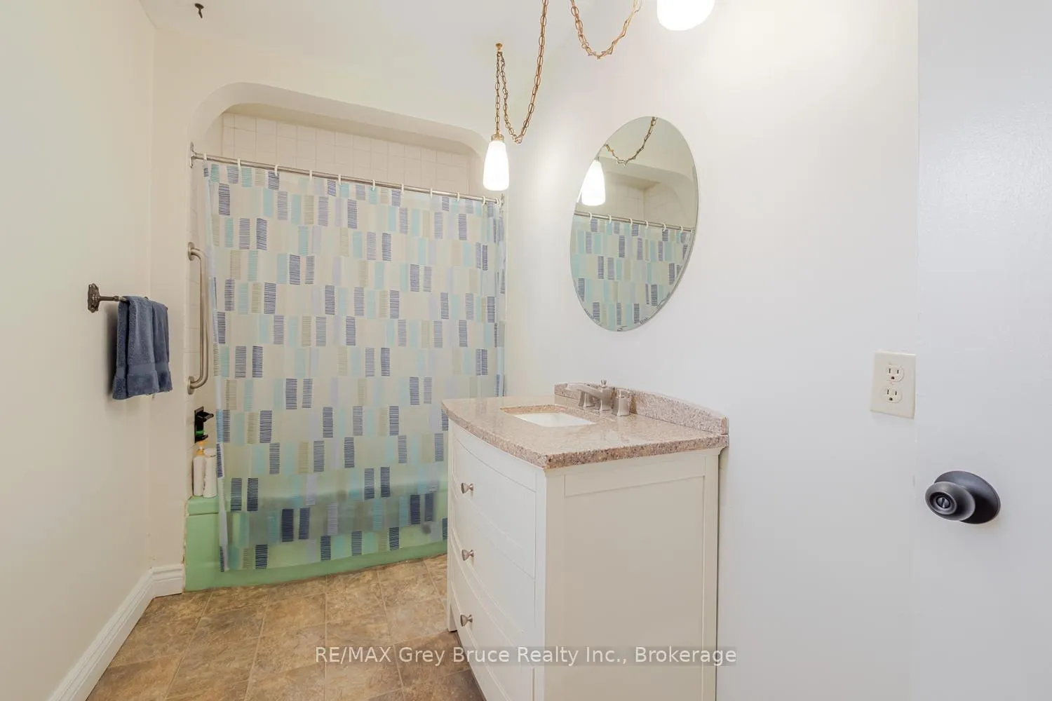 Photo 19 of 129 3rd A Street W, Owen Sound — HOMEH